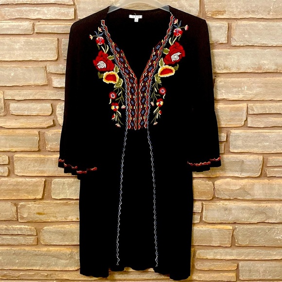 Caite Dresses & Skirts - Caite women’s beautifully Embodied dress Black 3/4 Sleeve  Size XL